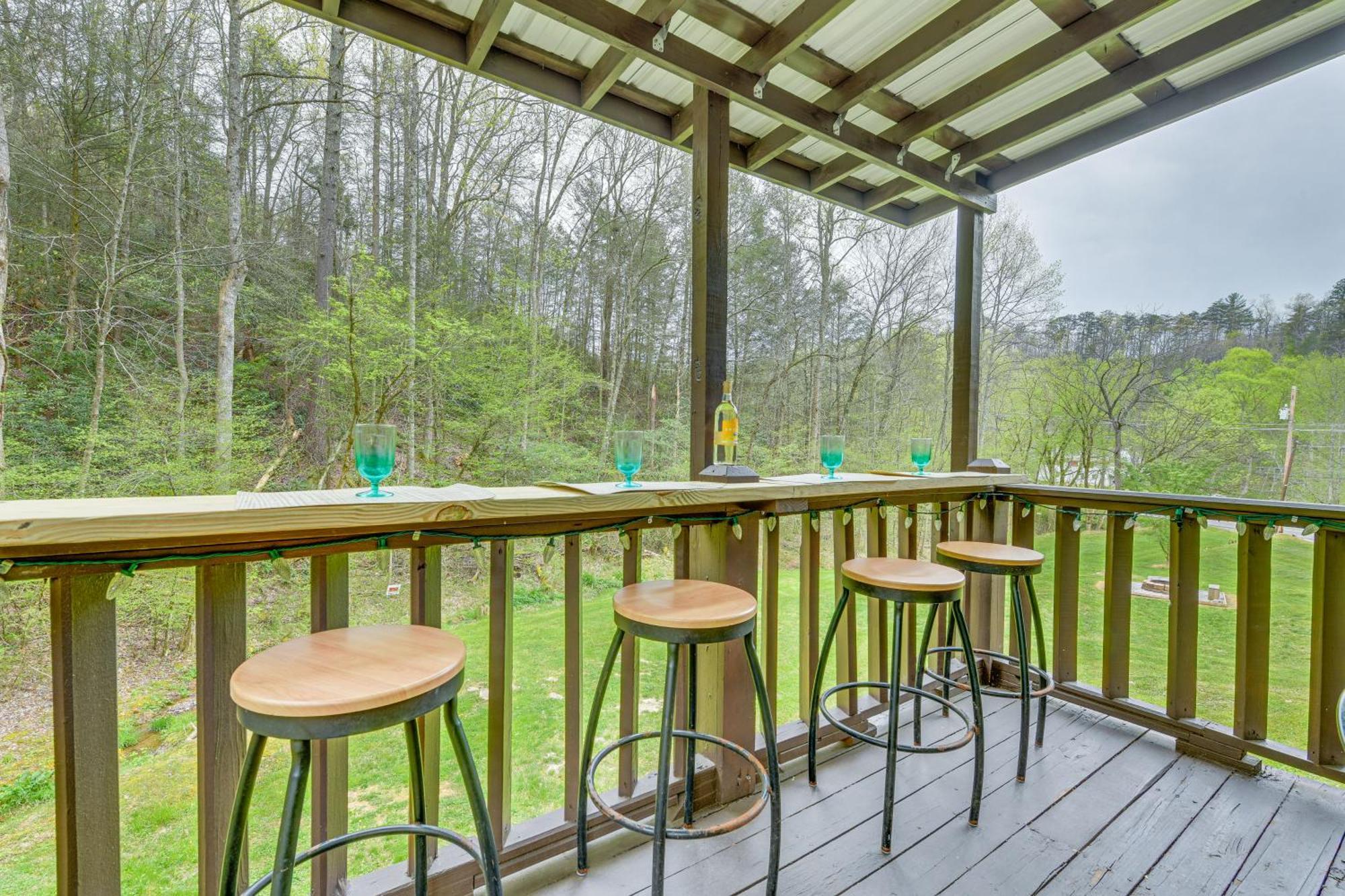 Smoky Mountain Cozy Cove Cabin Deck And Fire Pit! Cosby Экстерьер фото