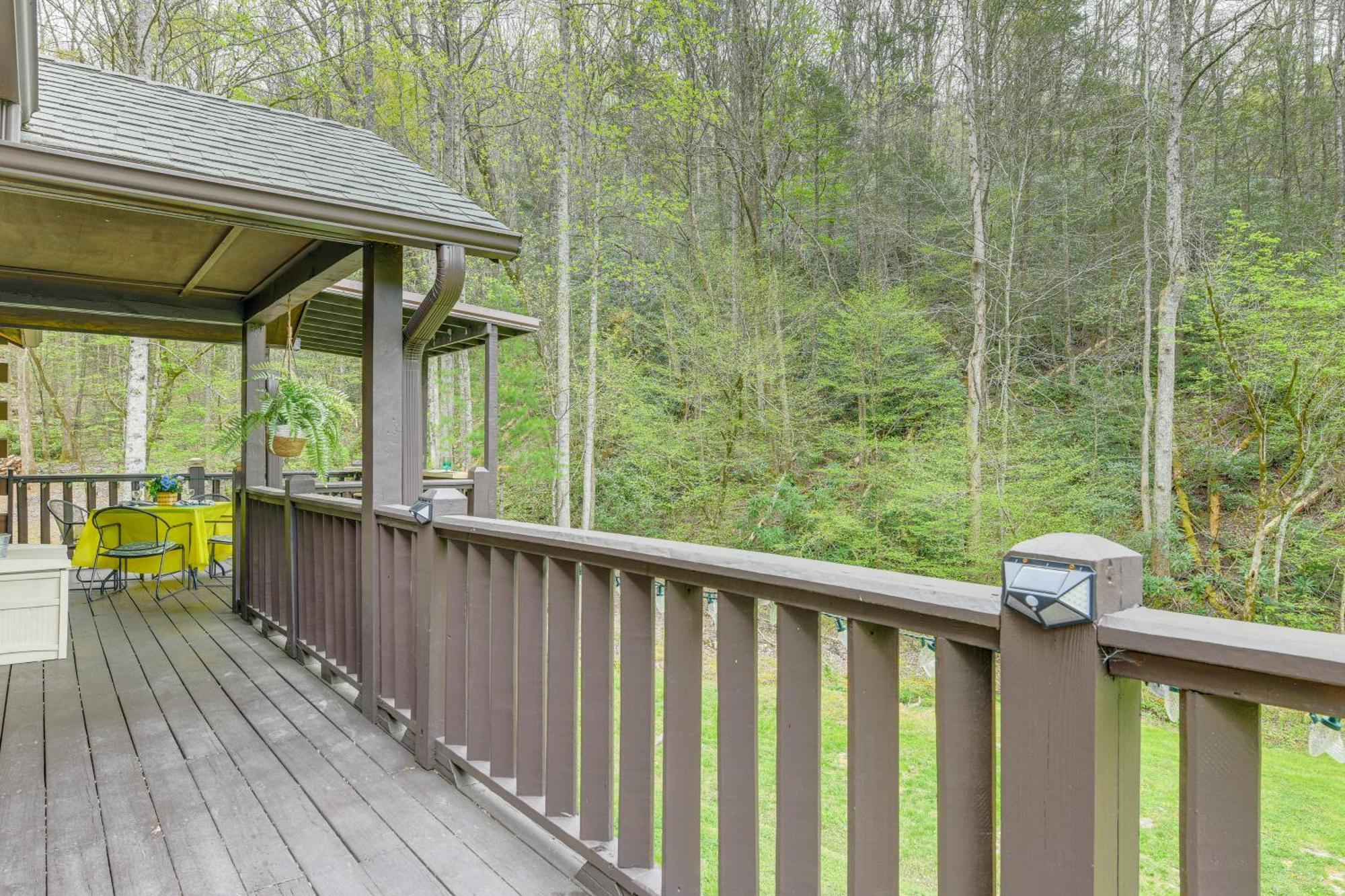 Smoky Mountain Cozy Cove Cabin Deck And Fire Pit! Cosby Экстерьер фото